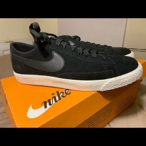 Nike SB Blazer Low size 9.5 NEW WITH BOX